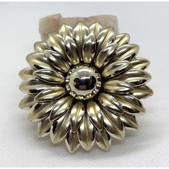 Vintage Large Flower Floral‎ Gold Tone Metal Pin Brooch 1970s Daisy Zinnia - Picture 1 of 7